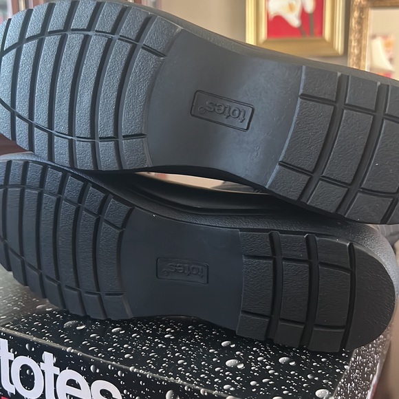 totes Women's  Jennifer Waterproof Snow Boots black Wide Width size 11W - Picture 13 of 17